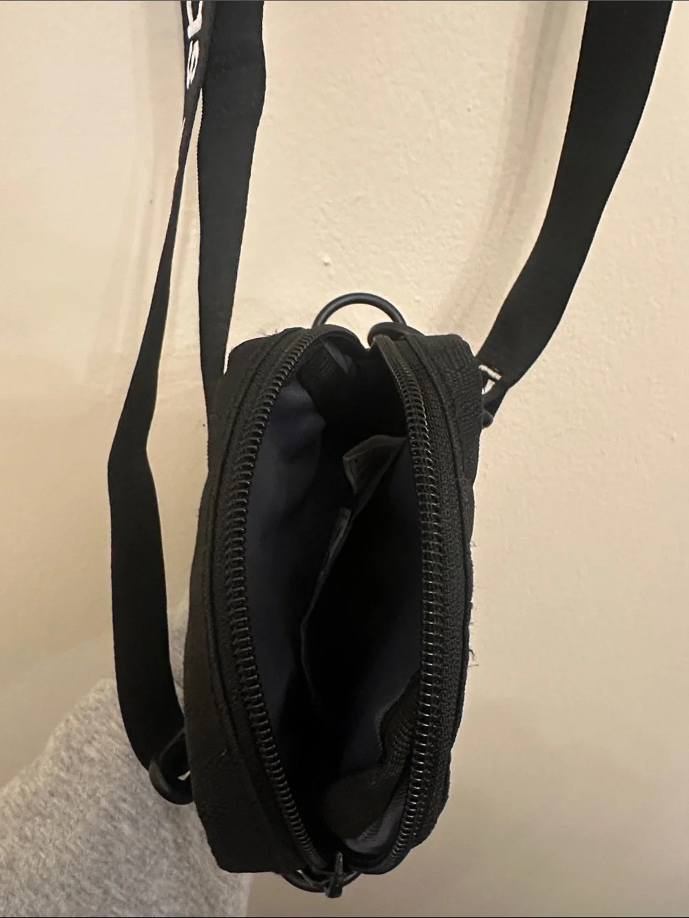 adidas compact crossbody